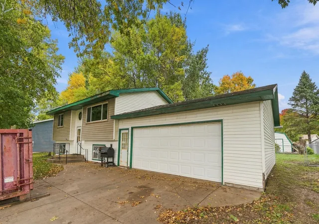 Photo 1 of Single family home for sale at 610 4th Street W, Maple Lake, MN 55358 | MLS# 7154008 | Listing updated on 2026-10-07