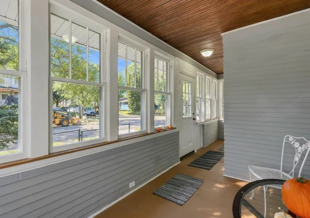 Photo 3 of Single family home for sale at 211 Morton St E, Saint Paul, MN 55107 | MLS# 7154017 | Listing updated on 2026-10-06