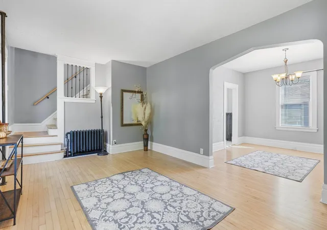 Photo 4 of Single family home for sale at 211 Morton St E, Saint Paul, MN 55107 | MLS# 7154017 | Listing updated on 2026-10-06