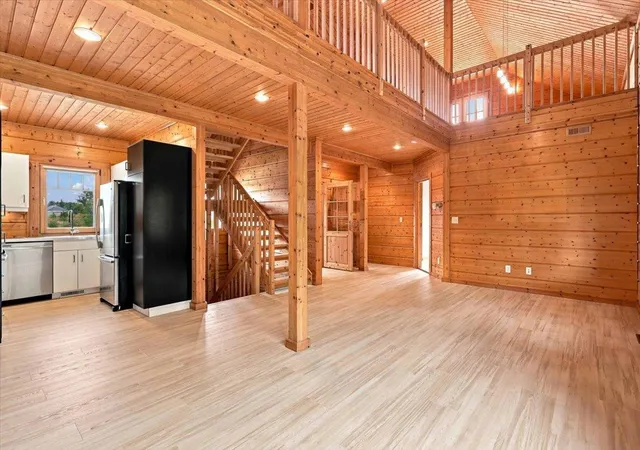 Photo 4 of Single family home for sale at 905 Eldris Way, Mora, MN 55051 | MLS# 7154029 | Listing updated on 2026-10-02