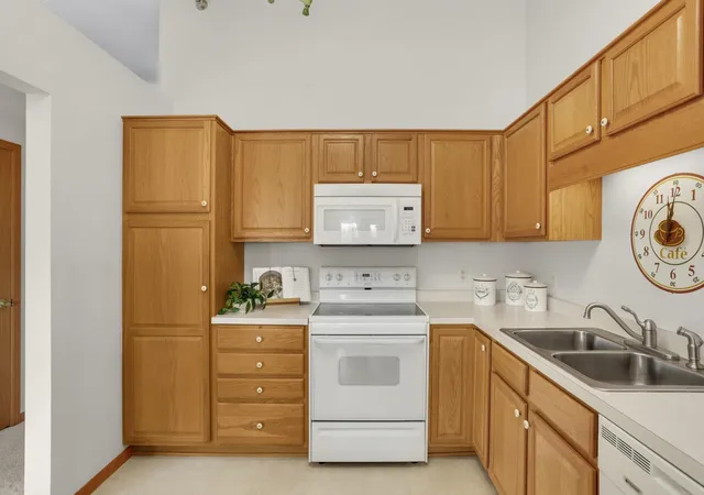 Listing Photo 1 - Condo for sale in building located at 18500 Euclid St, Farmington, MN 55024 - Unit #306