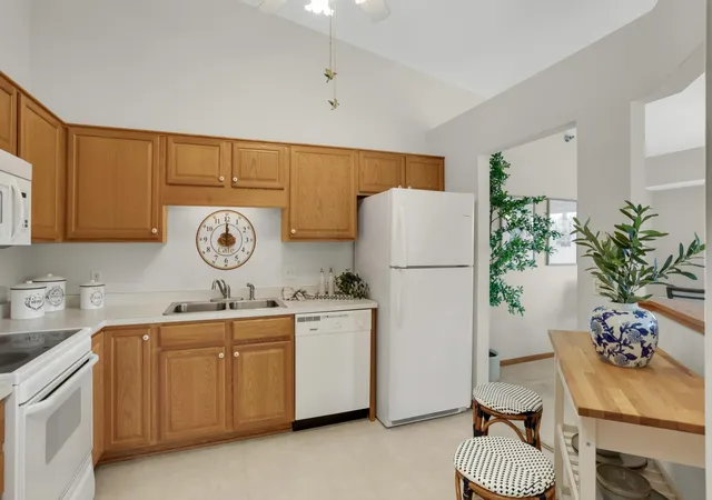 Listing Photo 2 - Condo for sale in building located at 18500 Euclid St, Farmington, MN 55024 - Unit #306