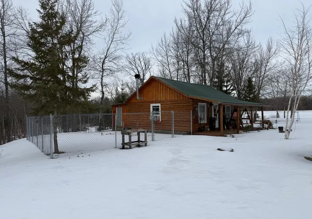 Photo 3 of Single family home for sale at 1736 67th Street Sw, Baudette, MN 56623 | MLS# 7154048 | Listing updated on 2026-10-03