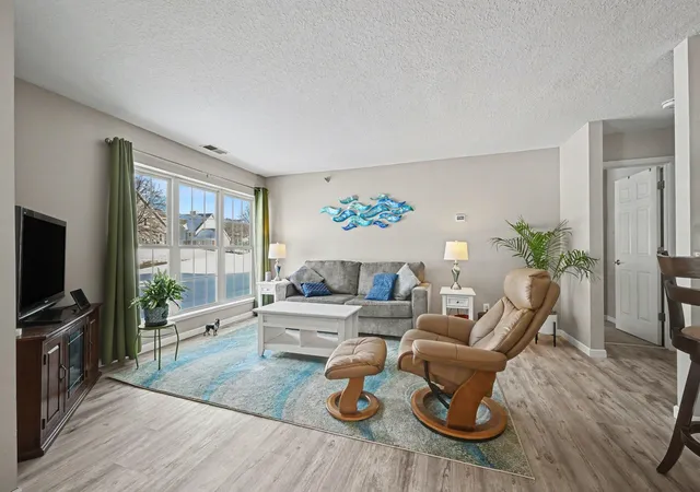 Photo 1 of Condo for sale at 6165 Chasewood Pkwy #1, Hopkins, MN 55343 | MLS# 7154051 | Listing updated on 2026-10-03