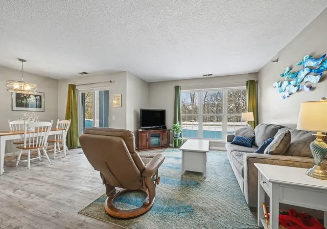 Photo 2 of Condo for sale at 6165 Chasewood Pkwy #1, Hopkins, MN 55343 | MLS# 7154051 | Listing updated on 2026-10-03