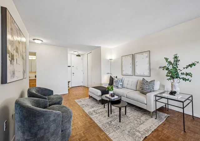 Photo 3 of Condo for sale at 400 Groveland Ave #611, Minneapolis, MN 55403 | MLS# 7154054 | Listing updated on 2026-10-07