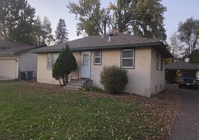 Photo 2 of Single family home for sale at 627 Grant St, Anoka, MN 55303 | MLS# 7154068 | Listing updated on 2026-10-30