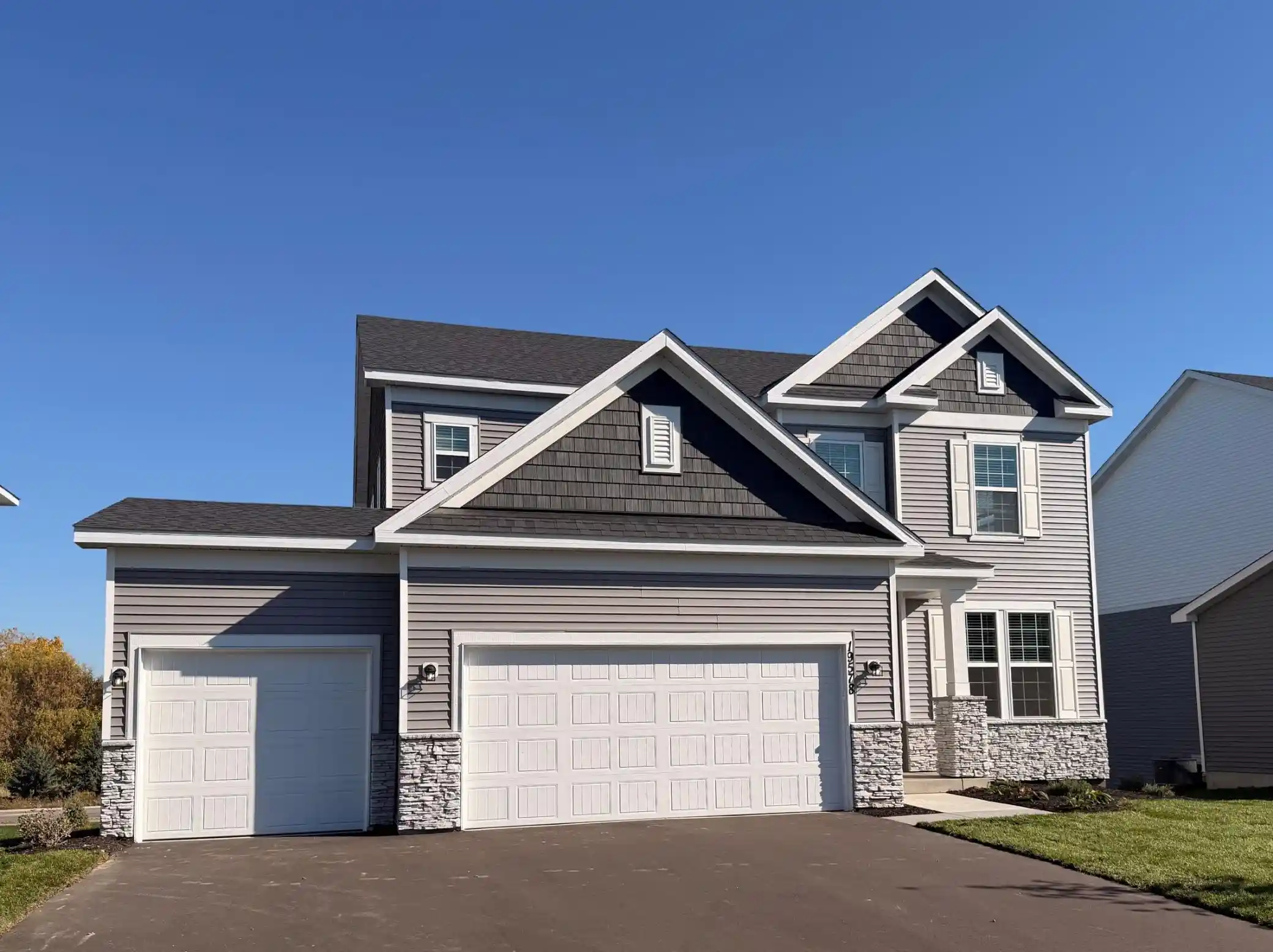 Photo 2 of Sale Pending at 19578 105th Avenue, Rogers, MN 55374 | MLS# 7154084 | Listing updated on 2026-10-15