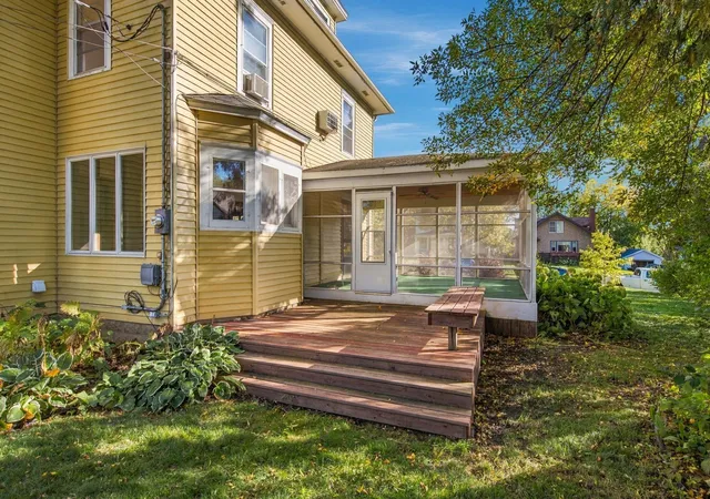 Photo 3 of Single family home for sale at 309 Division St E, Buffalo, MN 55313 | MLS# 7154094 | Listing updated on 2026-10-05
