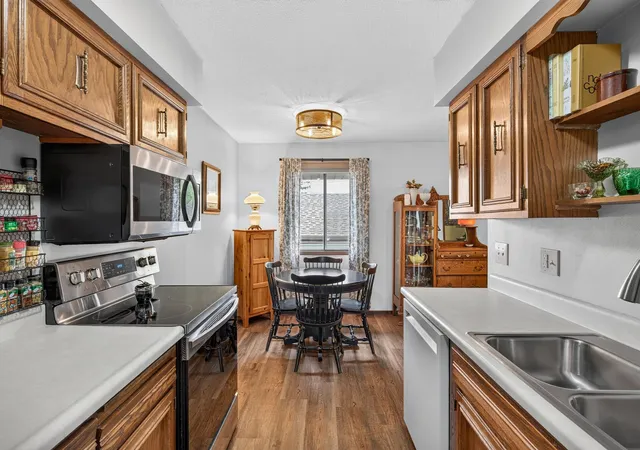 Photo 1 of Single family home for sale at 1802 Humboldt Ave, Saint Paul, MN 55118 | MLS# 7154099 | Listing updated on 2026-10-27