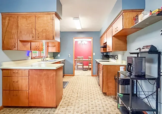 Photo 1 of Single family home for sale at 219 E Hollett St, Tracy, MN 56175 | MLS# 7154102 | Listing updated on 2026-10-20