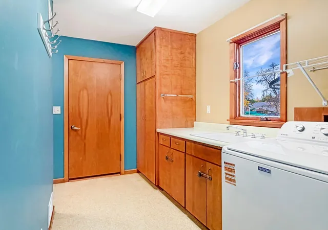 Photo 4 of Single family home for sale at 219 E Hollett St, Tracy, MN 56175 | MLS# 7154102 | Listing updated on 2026-10-20