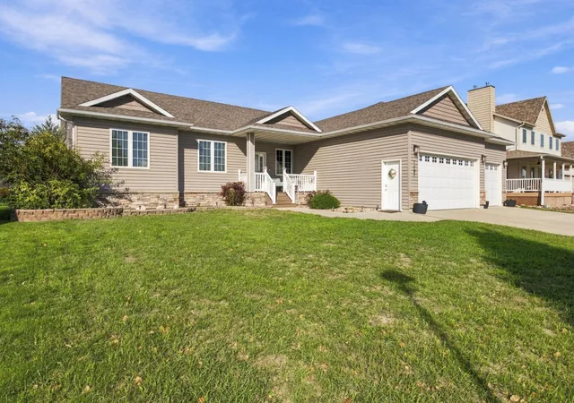 Photo 2 of Single family home for sale at 1381 Morningside Dr, Casselton, ND 58012 | MLS# 7154117 | Listing updated on 2026-10-08