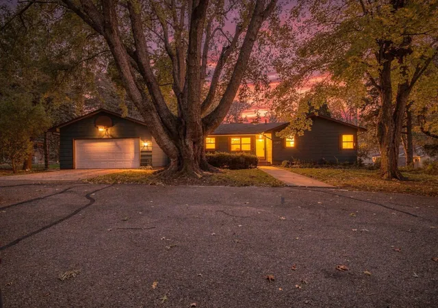 Photo 1 of Single family home for sale at 1480 Crestview Ln, Owatonna, MN 55060 | MLS# 7154118 | Listing updated on 2026-10-05