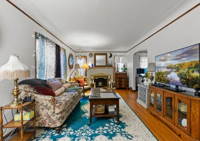 Photo 3 of Multi family home for sale at 1522 Hague Ave, Saint Paul, MN 55104 | MLS# 7154122 | Listing updated on 2026-10-08