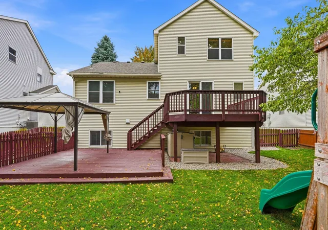 Photo 3 of Single family home for sale at 6621 Carlisle Curv, Shakopee, MN 55379 | MLS# 7154158 | Listing updated on 2026-10-08