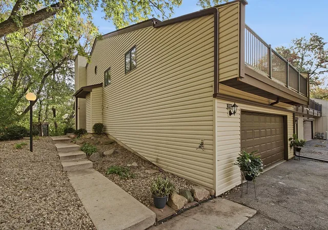 Photo 1 of Single family home for sale at 289 River Woods Ln, Burnsville, MN 55337 | MLS# 7154232 | Listing updated on 2026-10-21