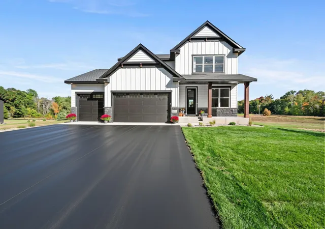 Photo 2 of Single family home for sale at 41315 Fairfax Ln, North Branch, MN 55056 | MLS# 7154240 | Listing updated on 2026-10-08