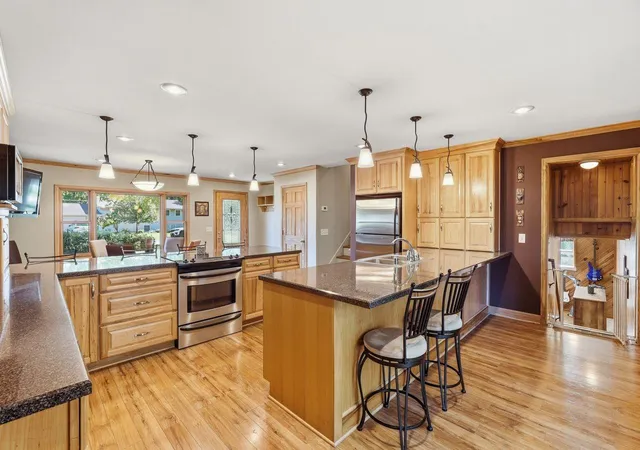 Photo 3 of Single family home for sale at 132 Quality Ave S, Lakeland, MN 55043 | MLS# 7154241 | Listing updated on 2026-10-08