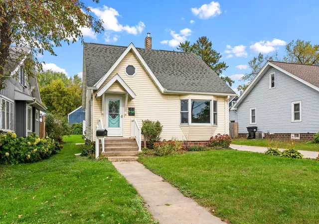 Photo 3 of Single family home for sale at 143 Maple St E, Amery, WI 54001 | MLS# 7154247 | Listing updated on 2026-10-03