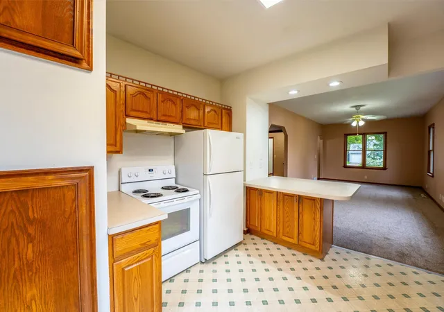 Photo 3 of Single family home for sale at 305 N Secor St, Bricelyn, MN 56014 | MLS# 7154252 | Listing updated on 2026-10-03