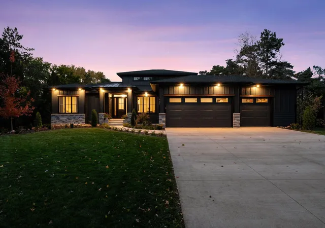 Single family home for sale at 631 Callahan Pl, Saint Paul, MN 55118 | MLS# 7154254