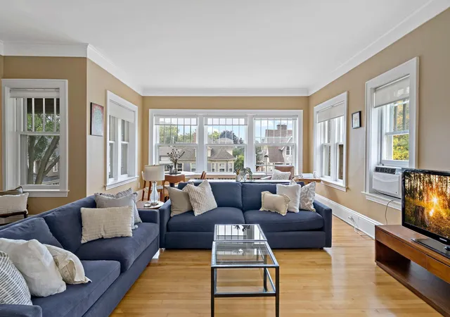 Photo 1 of Condo for sale at 2407 Girard Ave S #6, Minneapolis, MN 55405 | MLS# 7154262 | Listing updated on 2026-10-03