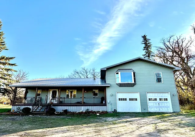 Photo 3 of Single family home for sale at 37871 Us Hwy 59 Nw, Newfolden, MN 56738 | MLS# 7154266 | Listing updated on 2026-10-19