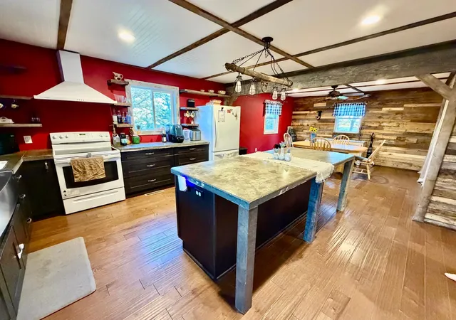 Photo 4 of Single family home for sale at 37871 US Hwy 59 NW, Newfolden, MN 56738 | MLS# 7154266 | Listing updated on 2026-10-19