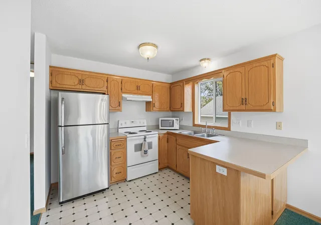 Photo 2 of Sale Pending at 524 Weaver Blvd, Anoka, MN 55303 | MLS# 7154271 | Listing updated on 2026-10-21