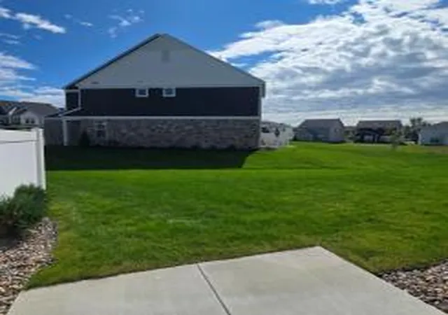 Photo 3 of Single family home for sale at 19198 Goldenrod Trl, Hamel, MN 55340 | MLS# 7154273 | Listing updated on 2026-10-03