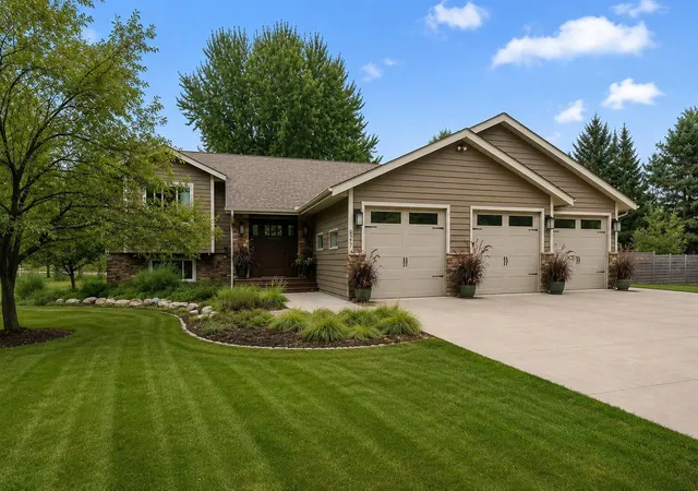 Photo 2 of Single family home for sale at 947 Sherman Rd, Hudson, WI 54016 | MLS# 7154284 | Listing updated on 2026-10-13