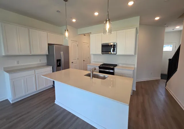 Photo 3 of Single family home for sale at 19204 Goldenrod Trl, Hamel, MN 55340 | MLS# 7154295 | Listing updated on 2026-10-03