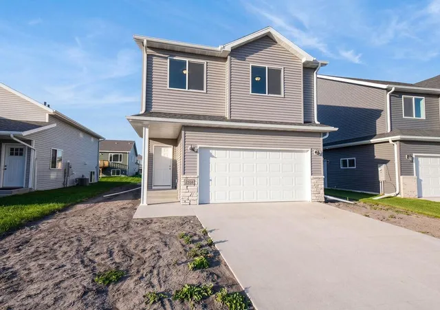Photo 1 of Single family home for sale at 2516 38th Avenue S, Moorhead, MN 56560 | MLS# 7154298 | Listing updated on 2026-10-07