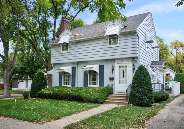 Photo 1 of Sale Pending at 928 W Mark St, Winona, MN 55987 | MLS# 7154307 | Listing updated on 2026-10-08