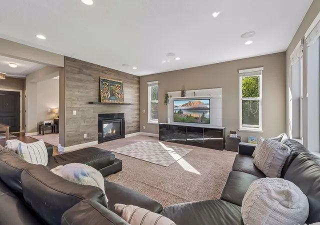 Photo 3 of Single family home for sale at 1078 Rosemary Cir, Chaska, MN 55318 | MLS# 7154311 | Listing updated on 2026-10-08