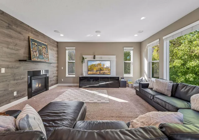 Photo 3 of Single family home for sale at 1078 Rosemary Cir, Chaska, MN 55318 | MLS# 7154311 | Listing updated on 2026-10-08