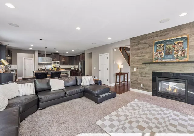 Photo 4 of Single family home for sale at 1078 Rosemary Cir, Chaska, MN 55318 | MLS# 7154311 | Listing updated on 2026-10-08