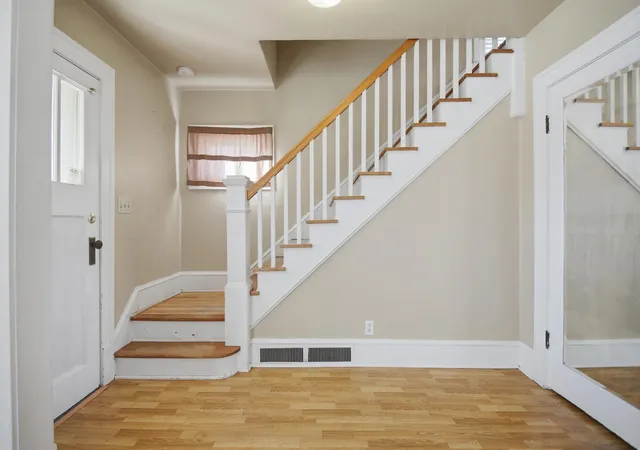 Photo 3 of Single family home for sale at 806 6th Avenue NW, Austin, MN 55912 | MLS# 7154334 | Listing updated on 2026-10-07
