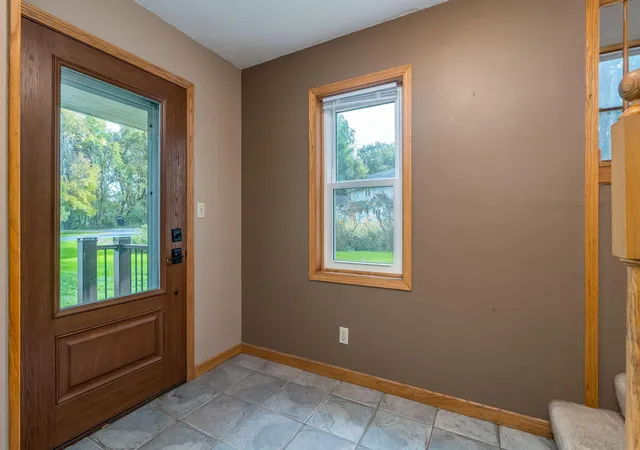 Photo 3 of Single family home for sale at 50 Canterbury Ct, Mankato, MN 56001 | MLS# 7154338 | Listing updated on 2026-10-03