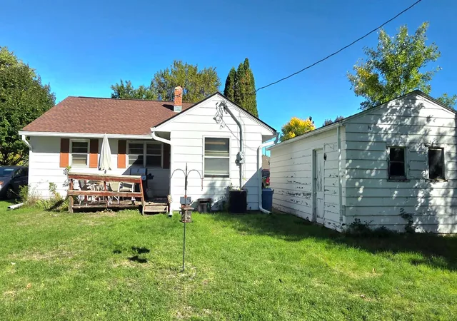 Photo 4 of Single family home for sale at 1323 12th Avenue N, Moorhead, MN 56560 | MLS# 7154340 | Listing updated on 2026-10-04