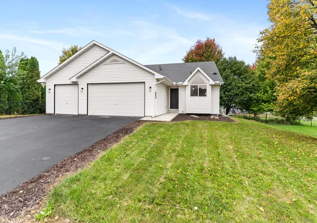 Photo 2 of Single family home for sale at 820 S Maple St, Belle Plaine, MN 56011 | MLS# 7154348 | Listing updated on 2026-10-05