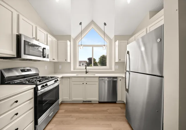 Photo 4 of Single family home for sale at 820 S Maple St, Belle Plaine, MN 56011 | MLS# 7154348 | Listing updated on 2026-10-05