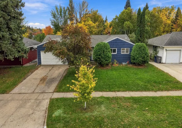 Photo 3 of Single family home for sale at 1509 9th Avenue S, Moorhead, MN 56560 | MLS# 7154366 | Listing updated on 2026-10-16