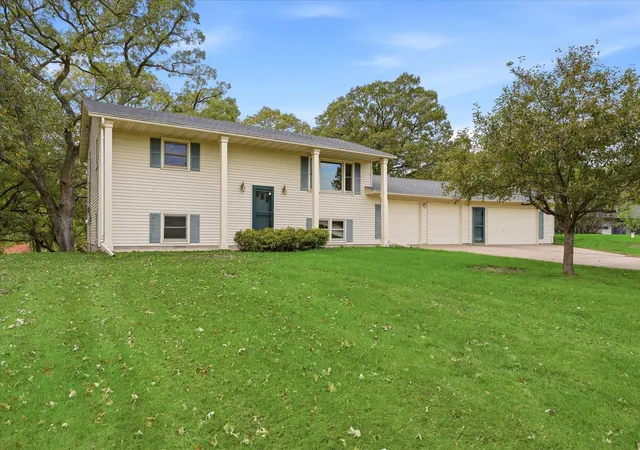 Photo 3 of Single family home for sale at 20761 187th Avenue NW, Big Lake, MN 55309 | MLS# 7154379 | Listing updated on 2026-10-07