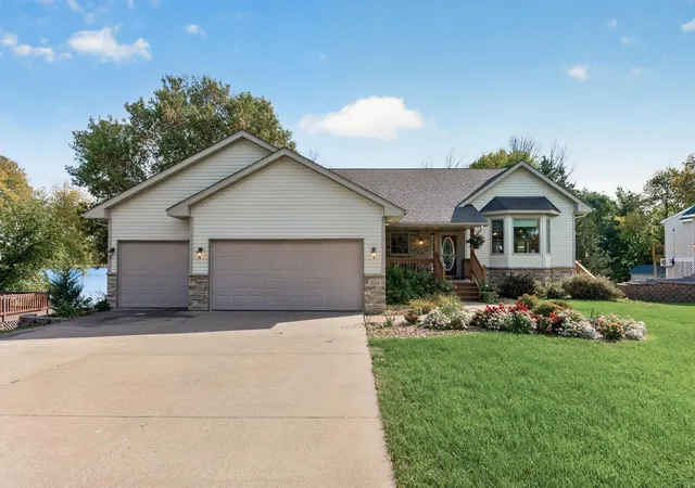 Photo 3 of Single family home for sale at 28319 Lakeside Ln, Lindstrom, MN 55045 | MLS# 7154384 | Listing updated on 2026-10-08
