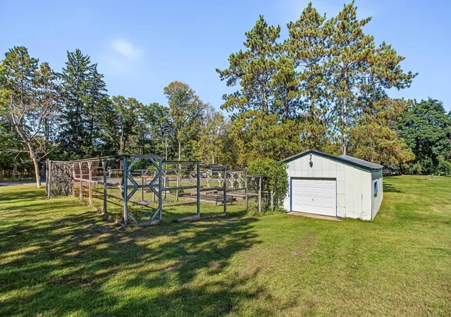 Photo 2 of Single family home for sale at 963 Trout Brk Rd, Hudson, WI 54016 | MLS# 7154387 | Listing updated on 2026-10-07