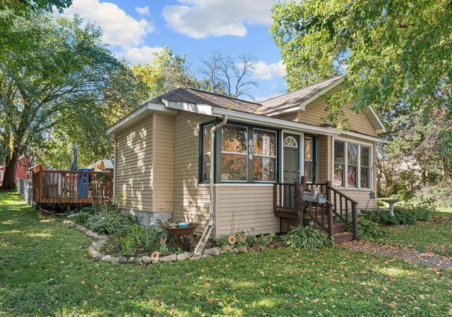 Photo 1 of Sale Pending at 606 4th Avenue Ne, Waseca, MN 56093 | MLS# 7154393 | Listing updated on 2026-10-21