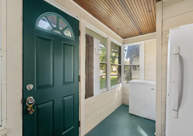 Photo 3 of Sale Pending at 606 4th Avenue Ne, Waseca, MN 56093 | MLS# 7154393 | Listing updated on 2026-10-21