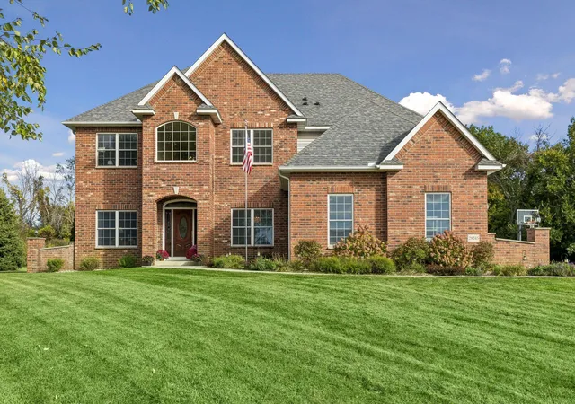 Photo 2 of Single family home for sale at 28245 Grandview Dr, Belle Plaine, MN 56011 | MLS# 7154402 | Listing updated on 2026-10-20